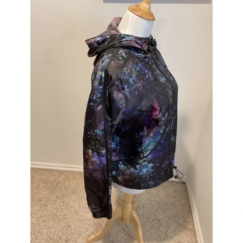 Fila Sport Women's Lightweight Hooded Windbreaker Jacket Abstract‎ Floral Print